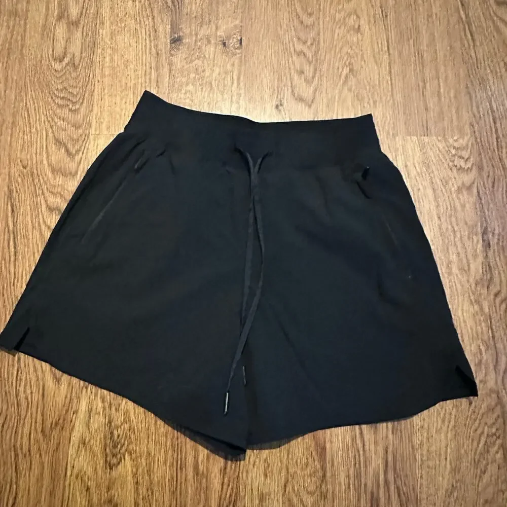 Lulemon black size 4 activewear sport running license to train high rise shorts